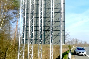 Wegweiser an fünf Gittermasten 108/1500 mm