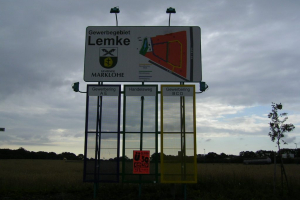 Werbeanlage Gewerbewegweiser feuerverzinkt pulverbeschichtet